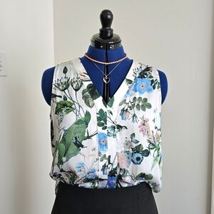 Banana Republic Hi-Low V-Neck Blouse Botania Floral Satin Statement Top Petite M